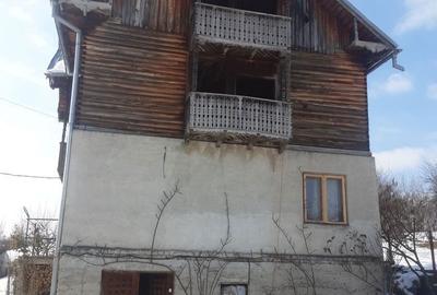 Casă cu 4 camere în Cernișoara - 1