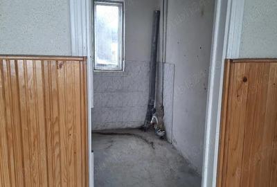 Spațiu comercial, de 2,300 mp, în Central - 1