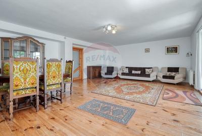 Casă individuală cu 10 camere cu Teren 710 Mp în Central - 10