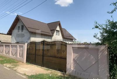 Casă cu 3 camere cu Teren 534 Mp în Central - 10