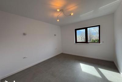 Casă cu 5 camere cu Teren 427 Mp în Central - 5