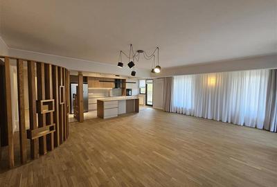 Apartament cu 4 camere decomandat în Kiseleff