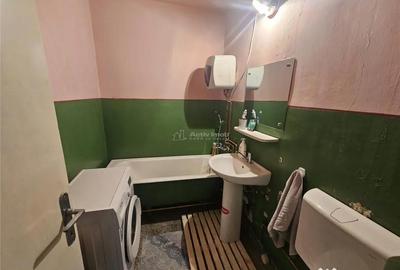 Apartament cu 2 camere semidecomandat în Micro I - 7