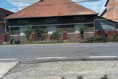 Casă cu Teren 450 Mp în Iaz - 2
