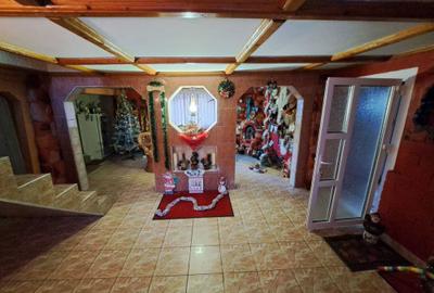 Casă cu 4 camere în Pojorâta - 4