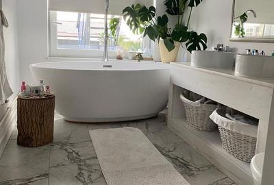 Apartament cu 4 camere decomandat în Central - 1