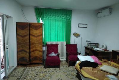 Casă cu 4 camere cu Teren 580 Mp în Ivești - 2