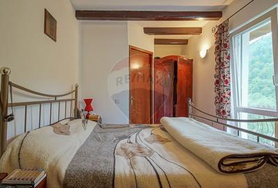 Vila cu potential turistic in Predeal privelisti si liniste montana - 31