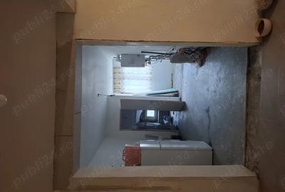 Casă cu 5 camere cu Teren 105 Mp în Vitan - 1