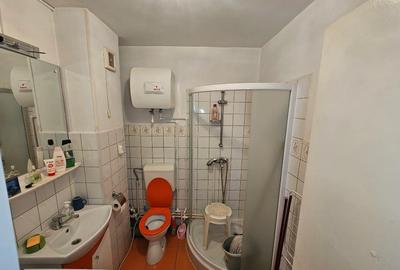 Apartament spațios cu 3 camere de vânzare - ideal pentru familie - 8