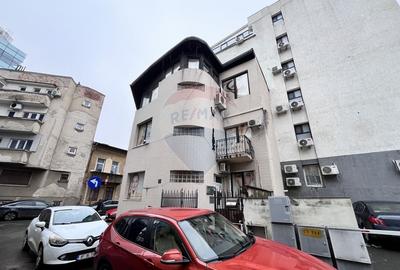 Casă cu 6 camere cu Teren 50 Mp în P-ța Victoriei - 2