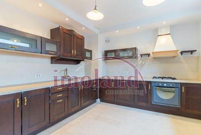 Casă cu 7 camere cu Teren 320 Mp în Pipera