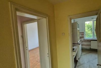 A 37 Liceul sanitar ,Apartament 3 camere confort 1 etaj 2, 67000euro - 15