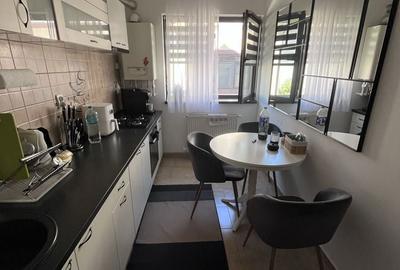 Apartament cu 3 camere semidecomandat în Central - 6