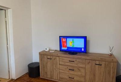 Apartament cu 2 camere semidecomandat, mobilat în City Park Mall