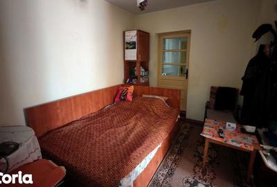 Casă cu 3 camere cu Canalizare în Micro 16 - 2