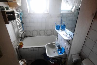 Apartament cu 3 camere, etajul 3/4, zona Dacia - 8
