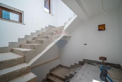 Duplex P+2E cu 7 camere de vânzare in Bușteni , 502 mp teren - 14