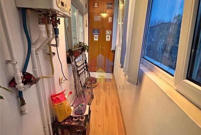 Apartament cu 3 camere decomandat în Radu Negru