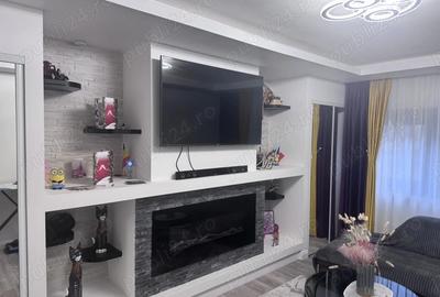 Apartament cu 3 camere decomandat în Central - 1