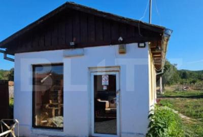 Casă cu 2 camere cu Teren 1706 Mp în Central