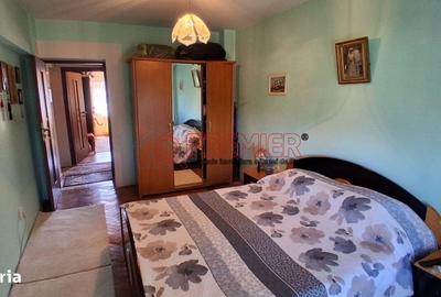 Apartament cu 4 camere decomandat în Octavian Goga - 4