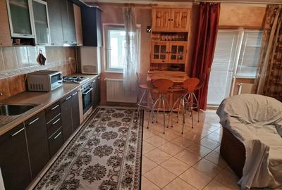 Stefan cel Mare apartament cu 3 camere de vanzare - 2