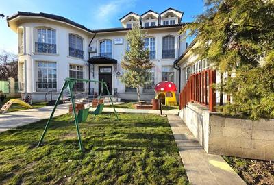 Casă individuală cu 10 camere cu Teren 900 Mp în 23 August - 2