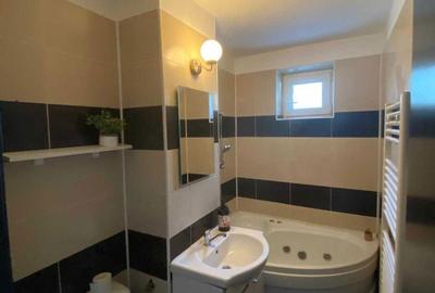 Apartament cu 3 camere semidecomandat în Central - 2