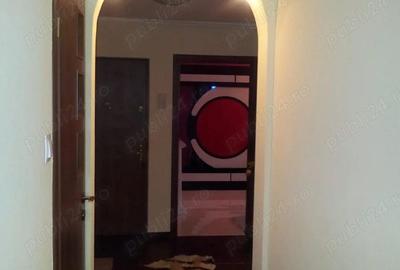 Apartament cu 3 camere decomandat în Berceni - 1