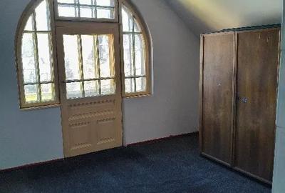Apartament cu 3 camere decomandat în Predeal - 2