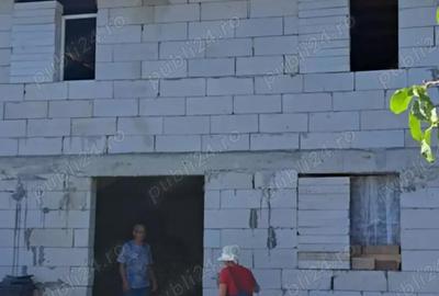 Casă cu 3 camere în Costești - 1