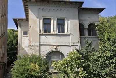 Casă cu 4 camere în Central - 2