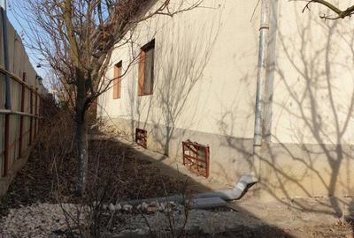 Casă cu 7 camere cu Teren 1450 Mp în Stupini - 3