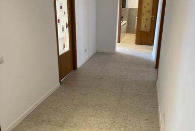 Calea Victoriei, bloc 1980, renovat complet,  nemobilat, pretabil locuit/birouri - 2