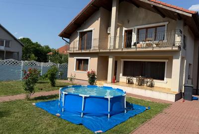 Casă cu 4 camere în Central - 1