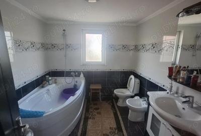 Casă cu 3 camere cu Teren 2800 Mp în Central - 5