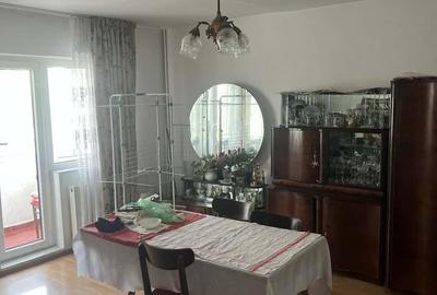 Apartament cu 4 camere decomandat în Nufărul - 2