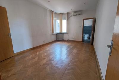 Apartament cu 4 camere semidecomandat în P-ța Romană - 3