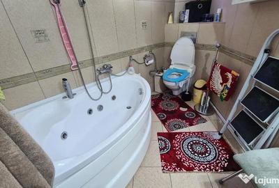 Casă cu 5 camere cu Teren 732 Mp în Alfa - 10