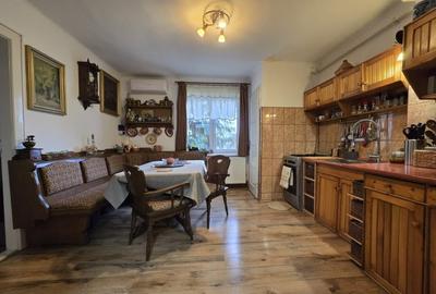 Apartament cu 2 camere semidecomandat, mobilat în UTA - 1