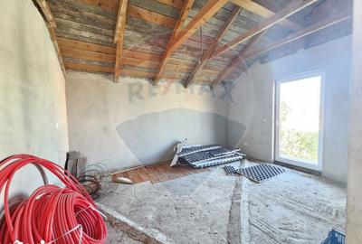 Casă cu 7 camere cu Teren 1439 Mp în Darova - 3