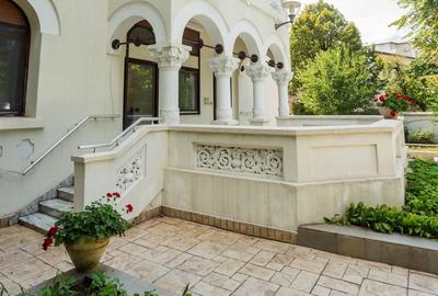 Casă individuală cu 9 camere cu Canalizare în Capitale - 2