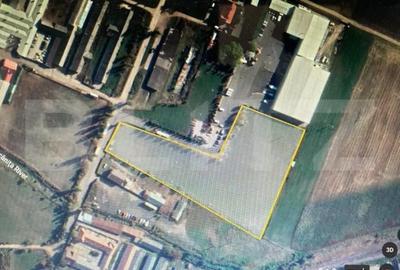 Teren de 5800 mp, în Central