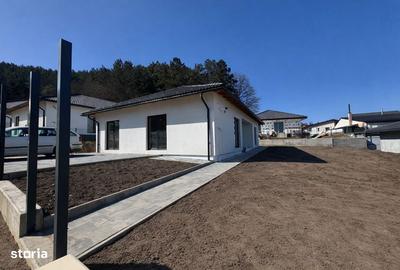 Casă cu 4 camere în Rădaia - 6