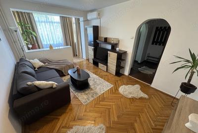 Apartament cu 2 camere semidecomandat, mobilat în Central