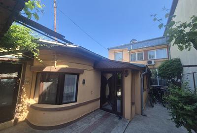 Casă individuală cu 5 camere cu Teren 200 Mp în Central - 2