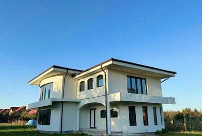 Casă cu 4 camere cu Teren 700 Mp în Central - 3