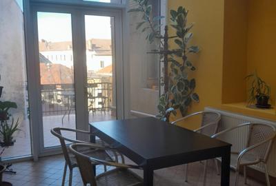 Apartament cu 3 camere în Central - 1