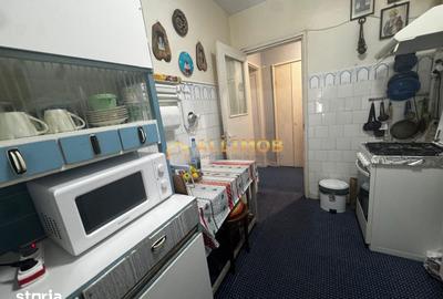 Apartament cu 2 camere semidecomandat în Democrației